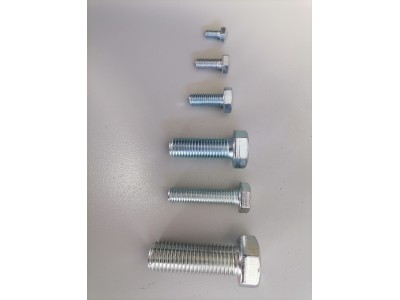 Hatlapfejű tövigmenetes csavarok